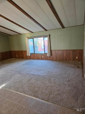 227 W Ave D, Jerome, ID 83338