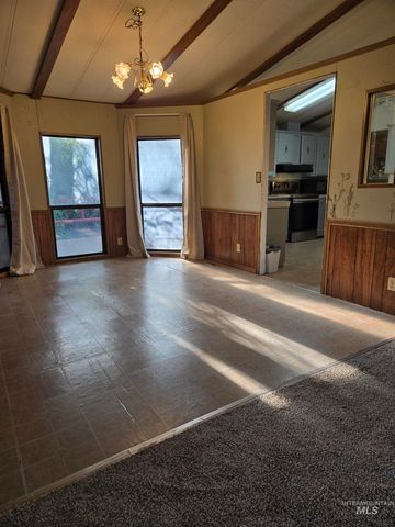 227 W Ave D, Jerome, ID 83338