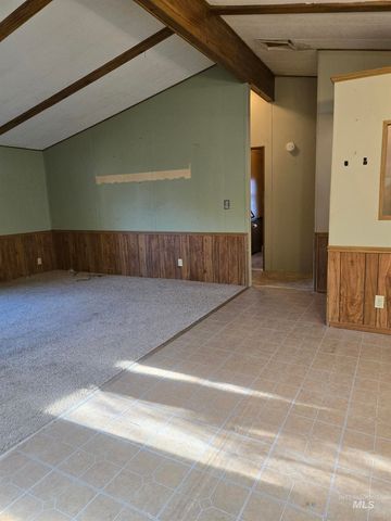 227 W Ave D, Jerome, ID 83338