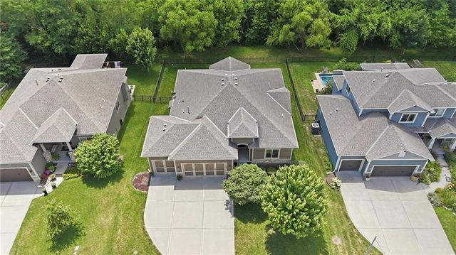 404 SE Mill Creek Drive, Lee's Summit, MO 64063