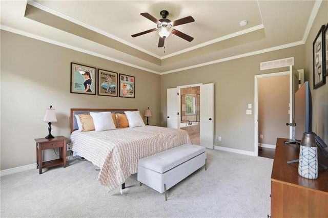 404 SE Mill Creek Drive, Lee's Summit, MO 64063