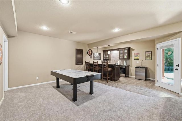 404 SE Mill Creek Drive, Lee's Summit, MO 64063