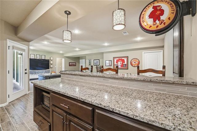 404 SE Mill Creek Drive, Lee's Summit, MO 64063
