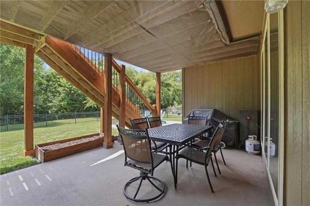 404 SE Mill Creek Drive, Lee's Summit, MO 64063