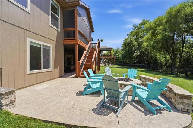 404 SE Mill Creek Drive, Lee's Summit, MO 64063