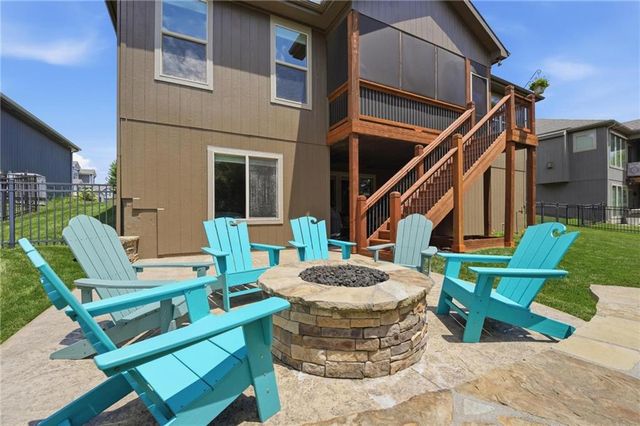 404 SE Mill Creek Drive, Lee's Summit, MO 64063
