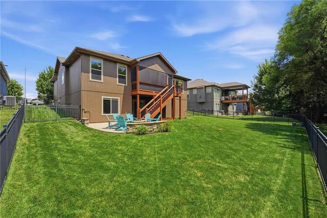 404 SE Mill Creek Drive, Lee's Summit, MO 64063