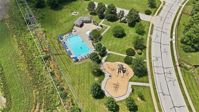 404 SE Mill Creek Drive, Lee's Summit, MO 64063