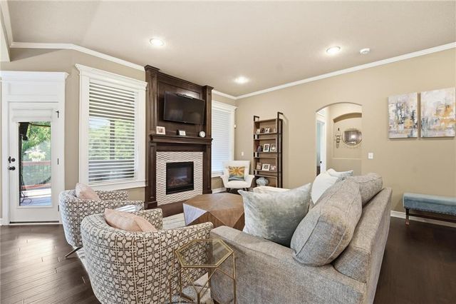 404 SE Mill Creek Drive, Lee's Summit, MO 64063