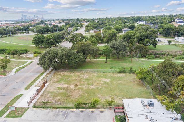2711 Clinton Avenue, Fort Worth, TX 76164