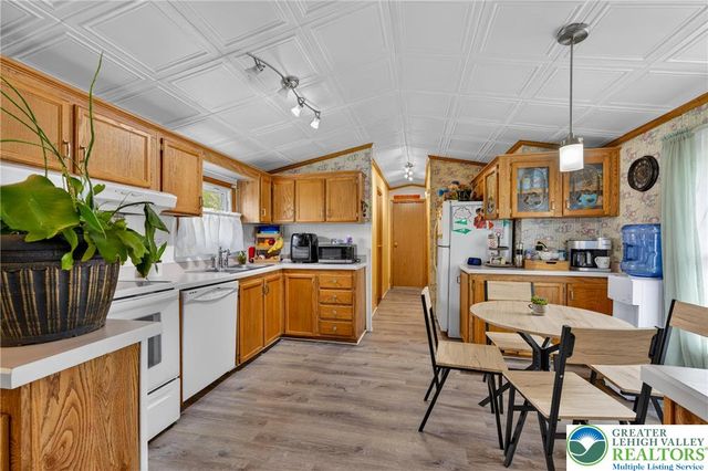8766 Turkey Ridge Road, Upper Macungie Twp, PA 18031