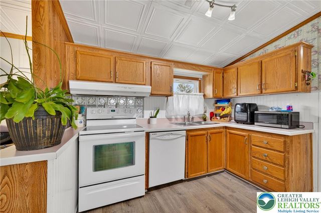 8766 Turkey Ridge Road, Upper Macungie Twp, PA 18031