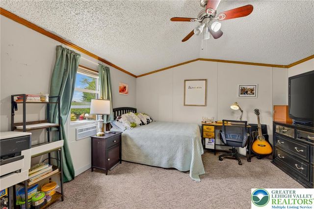 8766 Turkey Ridge Road, Upper Macungie Twp, PA 18031