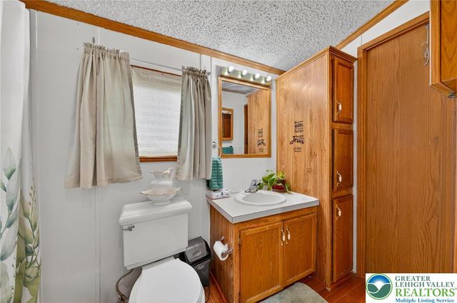 8766 Turkey Ridge Road, Upper Macungie Twp, PA 18031