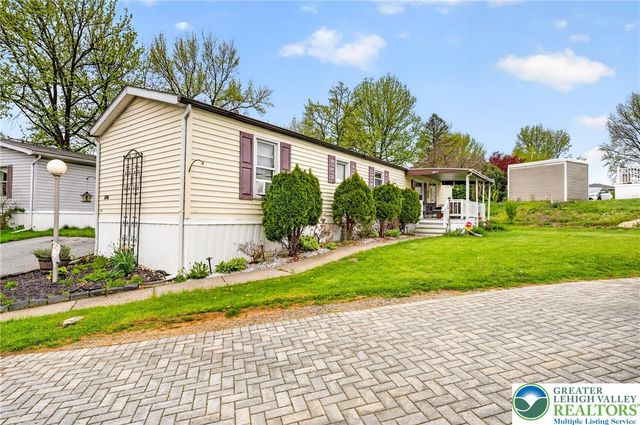 8766 Turkey Ridge Road, Upper Macungie Twp, PA 18031