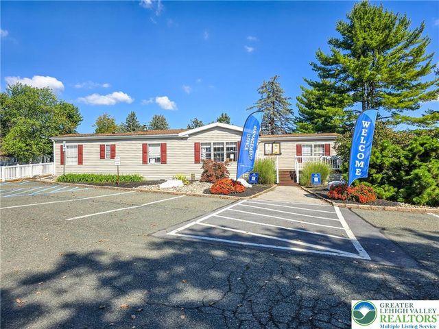 8766 Turkey Ridge Road, Upper Macungie Twp, PA 18031
