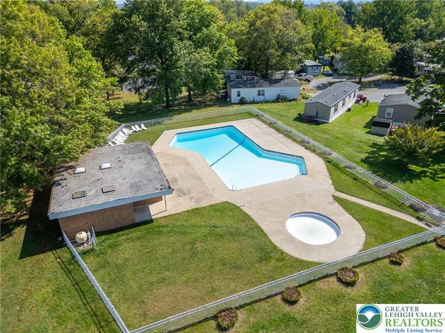 8766 Turkey Ridge Road, Upper Macungie Twp, PA 18031