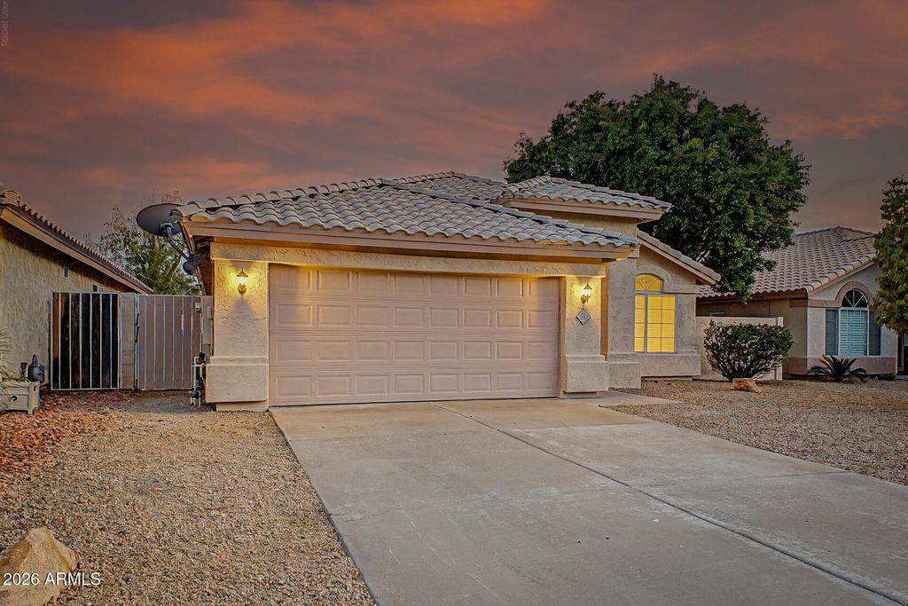 3545 E UTOPIA Road, Phoenix, AZ 85050 — photo 2