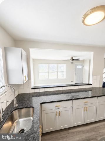 19 LAMONT CT, Sicklerville, NJ 08081