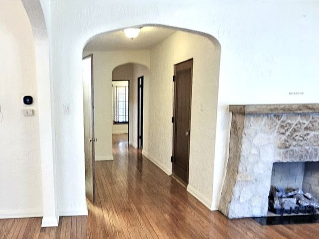 410 N Raynor Avenue 1W, Joliet, IL 60435