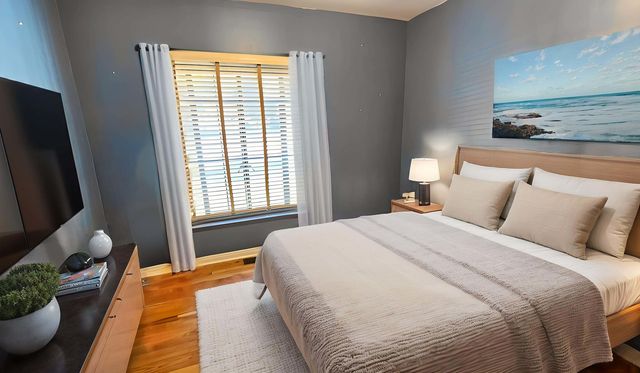 410 N Raynor Avenue 1W, Joliet, IL 60435