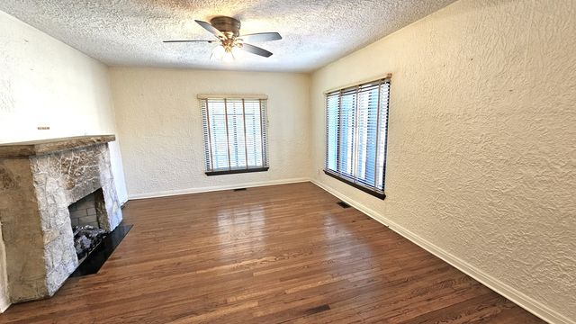 410 N Raynor Avenue 1W, Joliet, IL 60435