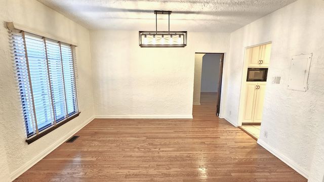 410 N Raynor Avenue 1W, Joliet, IL 60435