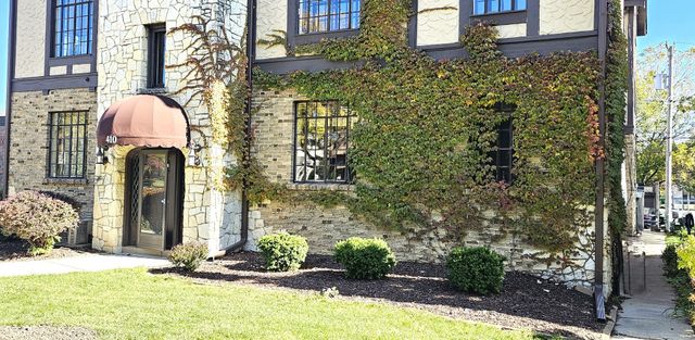 410 N Raynor Avenue 1W, Joliet, IL 60435