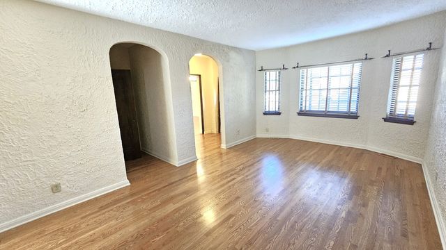 410 N Raynor Avenue 1W, Joliet, IL 60435