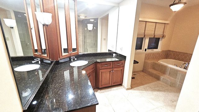 410 N Raynor Avenue 1W, Joliet, IL 60435