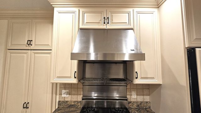 410 N Raynor Avenue 1W, Joliet, IL 60435