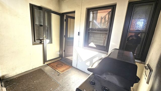 410 N Raynor Avenue 1W, Joliet, IL 60435