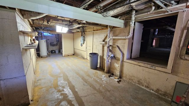 410 N Raynor Avenue 1W, Joliet, IL 60435