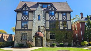 410 N Raynor Avenue 1W, Joliet, IL 60435