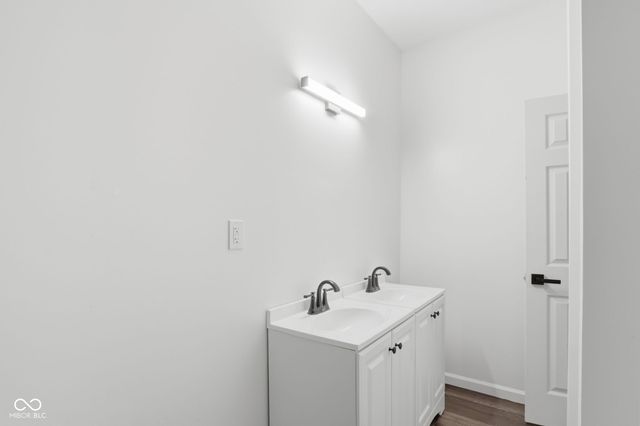 330 N Beville Avenue, Indianapolis, IN 46201