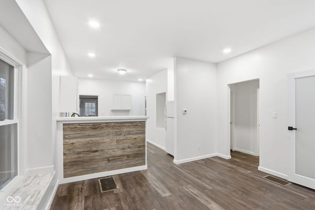 330 N Beville Avenue, Indianapolis, IN 46201