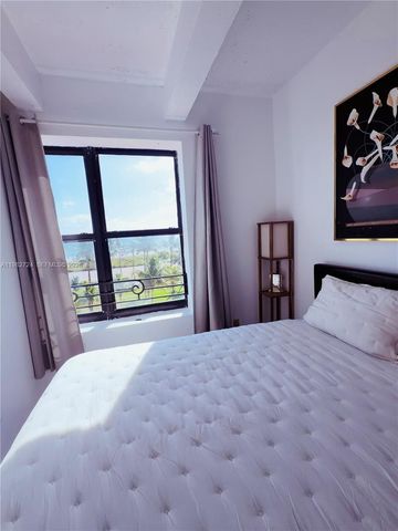 1330 Ocean Dr R5C, Miami Beach, FL 33139