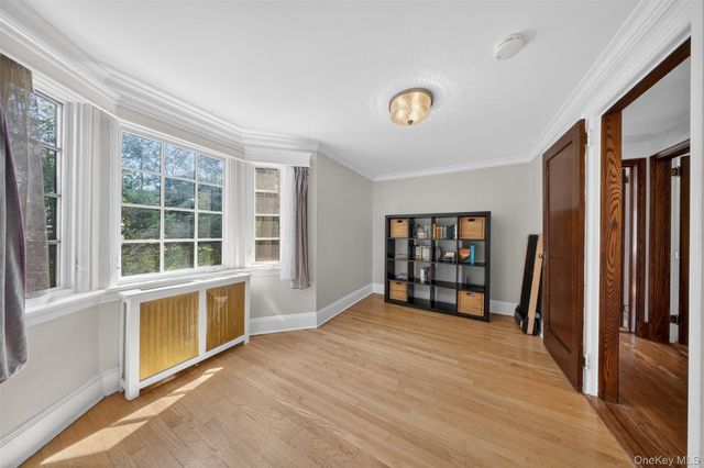 102 Quaker Ridge Road, Manhasset, NY 11030