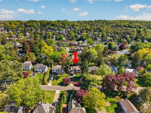 102 Quaker Ridge Road, Manhasset, NY 11030