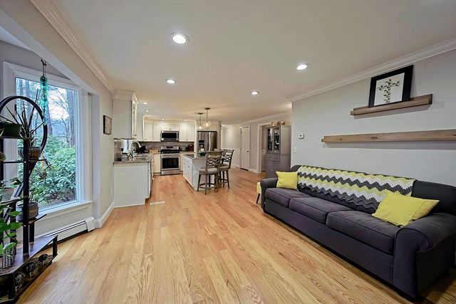 2 Nottingham Dr, Raynham, MA 02767