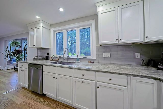 2 Nottingham Dr, Raynham, MA 02767