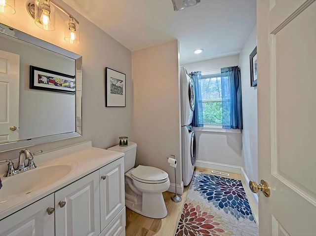 2 Nottingham Dr, Raynham, MA 02767