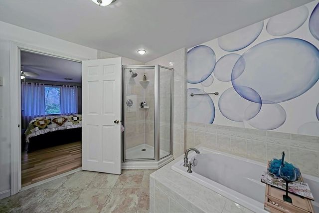 2 Nottingham Dr, Raynham, MA 02767