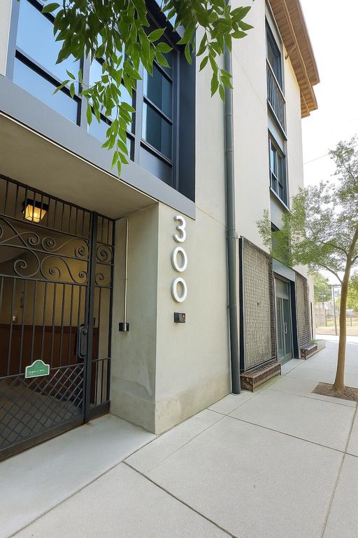 1 Cool Blow Street 324, Charleston, SC 29403