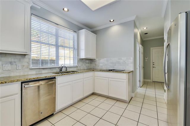 4010 Long Champ DR 14, Austin, TX 78746