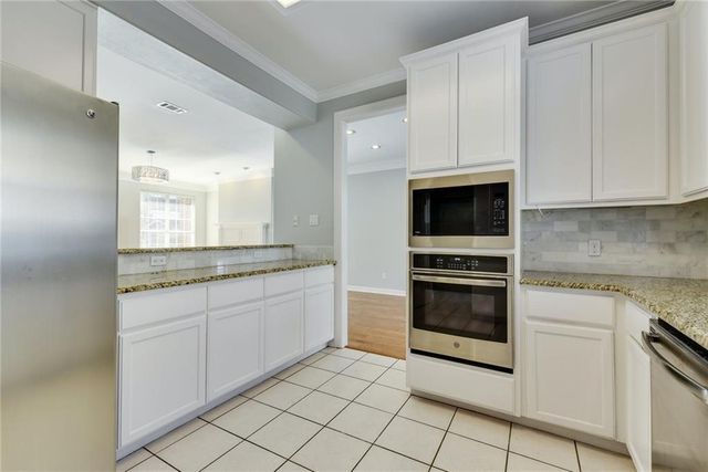 4010 Long Champ DR 14, Austin, TX 78746