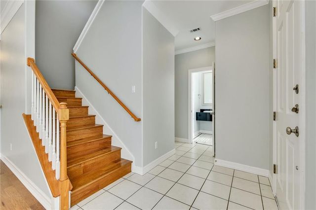 4010 Long Champ DR 14, Austin, TX 78746