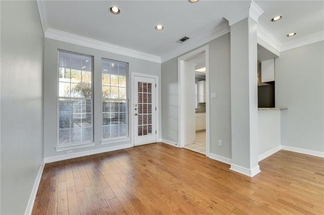 4010 Long Champ DR 14, Austin, TX 78746