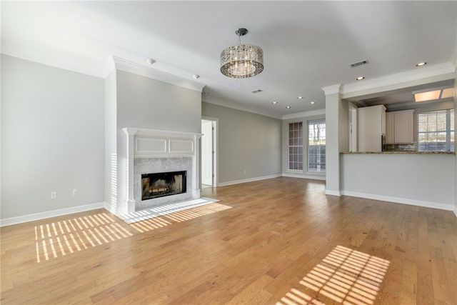 4010 Long Champ DR 14, Austin, TX 78746