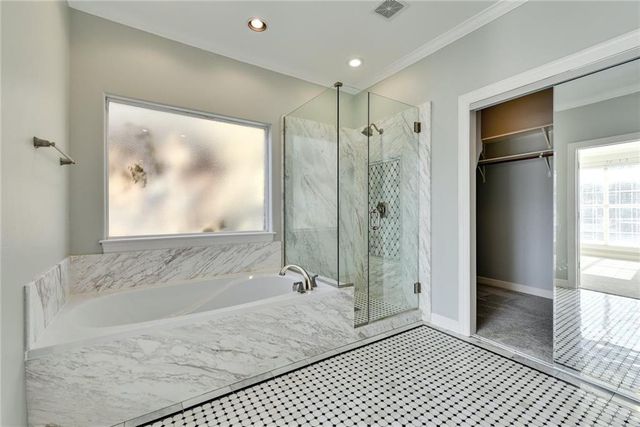 4010 Long Champ DR 14, Austin, TX 78746